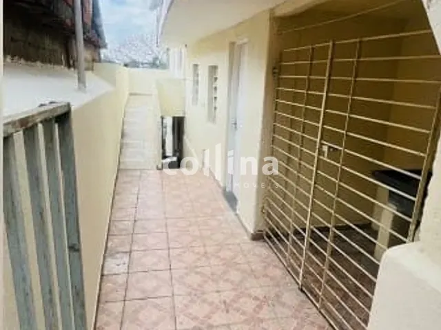 Casa 5 quartos e 5 banheiros, à venda, no bairro Jardim Ana Estela em Carapicuíba