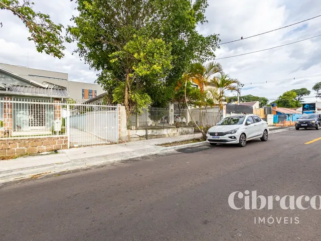 Casa 4 quartos e 3 banheiros, à venda, no bairro Santa Quitéria em Curitiba