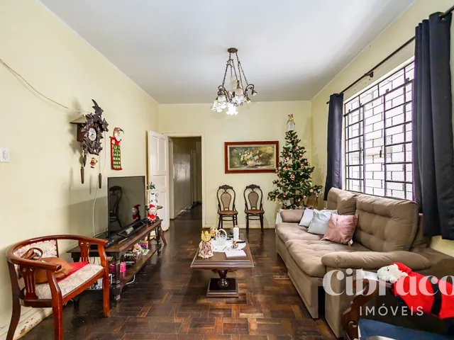 Casa 4 quartos e 3 banheiros, à venda, no bairro Santa Quitéria em Curitiba