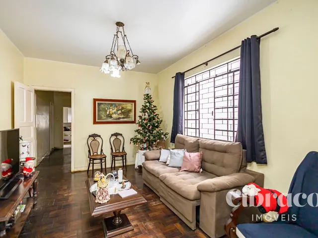 Casa 4 quartos e 3 banheiros, à venda, no bairro Santa Quitéria em Curitiba