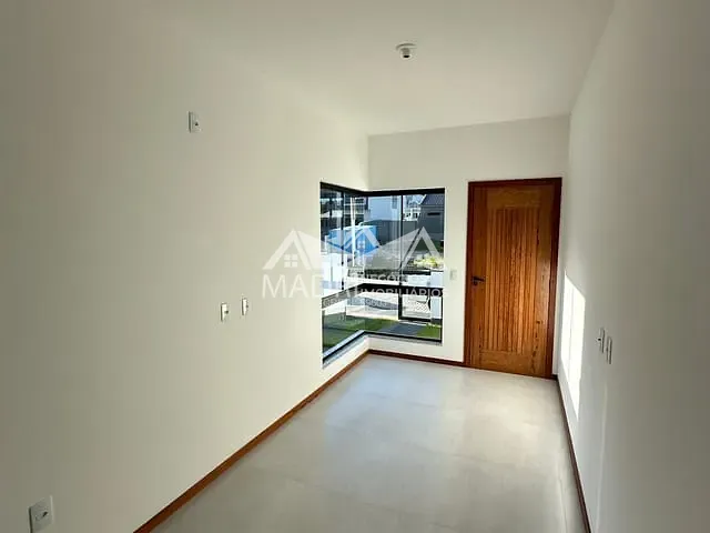 Casa 2 quartos e 1 banheiro, à venda, no bairro Forquilhas em São José