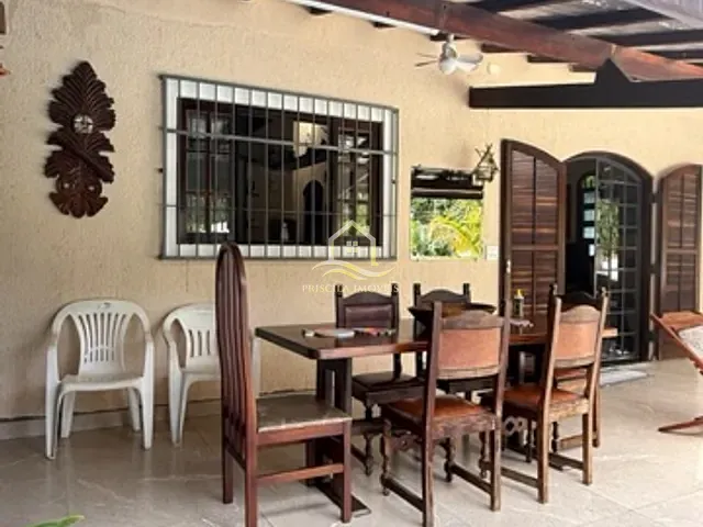 Casa com 400m² 4 quartos e 3 banheiros, à venda, no bairro Canto do Bora Bora em São Sebastião