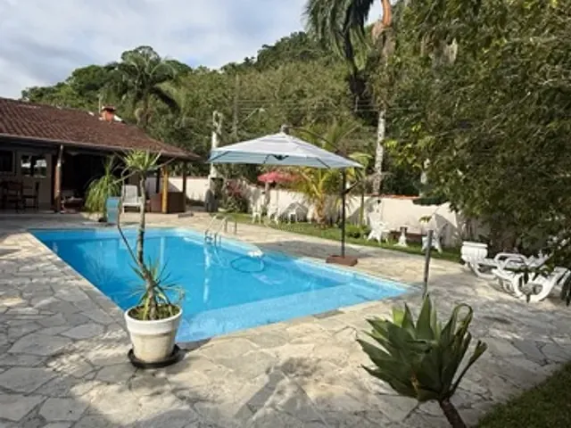 Casa com 400m² 4 quartos e 3 banheiros, à venda, no bairro Canto do Bora Bora em São Sebastião