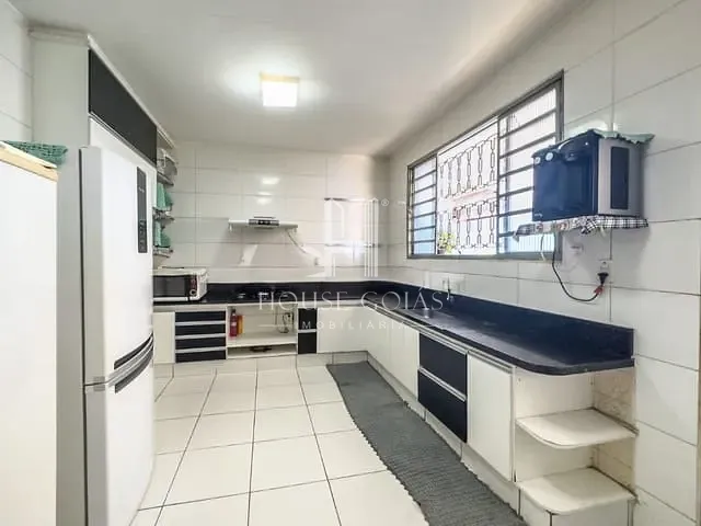 Casa com 366m² 4 quartos e 2 banheiros, à venda, no bairro Vila Viana em Goiânia