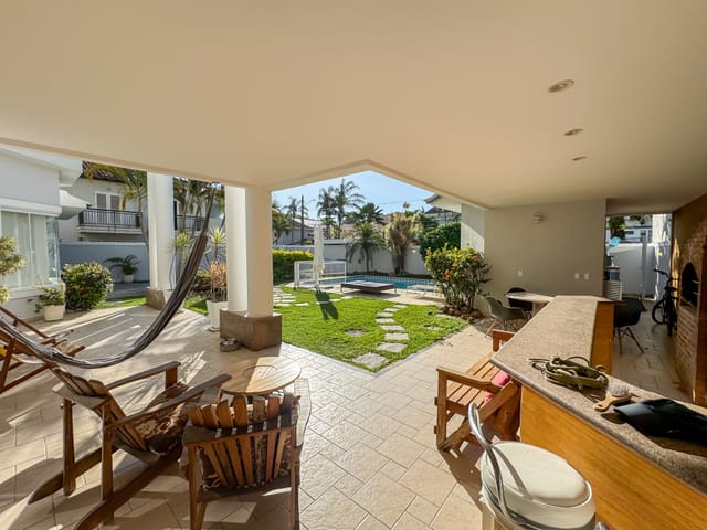 Casa com 586m² 5 quartos e 8 banheiros, à venda, no bairro Barra da Tijuca em Rio de Janeiro