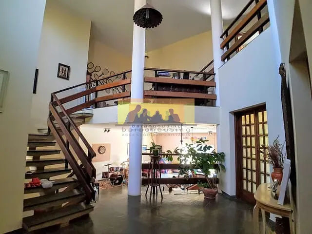 Casa com 900m² 4 quartos e 5 banheiros, à venda, no bairro Cidade Universitária em Campinas