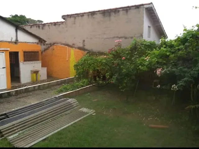 Casa com 250m² 2 quartos e 1 banheiro, à venda, no bairro Pedregulho em Guaratinguetá