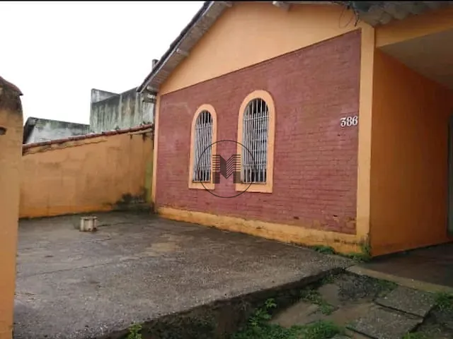 Casa com 250m² 2 quartos e 1 banheiro, à venda, no bairro Pedregulho em Guaratinguetá