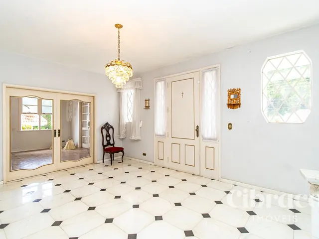 Casa 5 quartos e 5 banheiros, à venda, no bairro Seminário em Curitiba