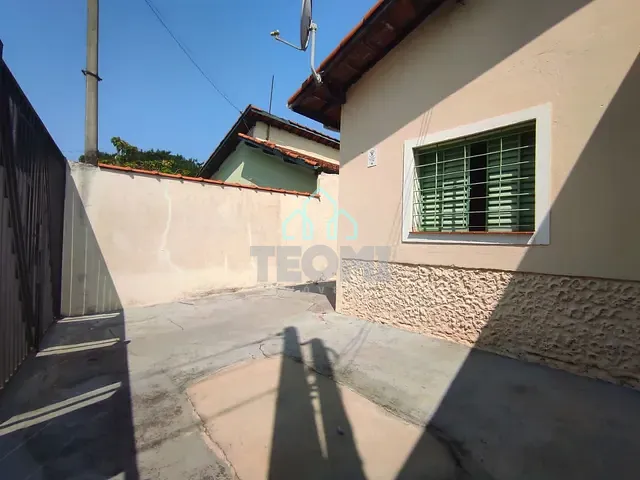 Casa com 129m² 1 quarto e 1 banheiro, à venda, no bairro Vila Jaboticabeiras em Taubaté