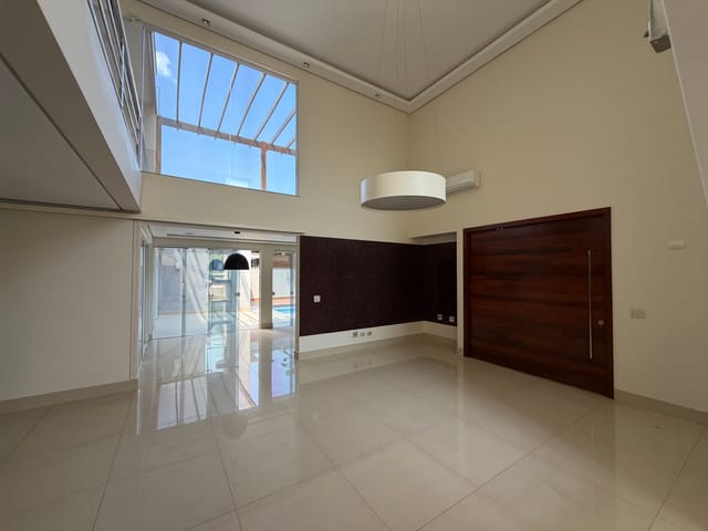 Foto do Casa - Casa para locação, Condominio Royal Tennis, Alto padrão, 04 suítes, Armários planejados, Piscina, 340 m² de construção, JD Esperança, Londrina, PR | ZBM NEGOCIOS IMOBILIARIOS