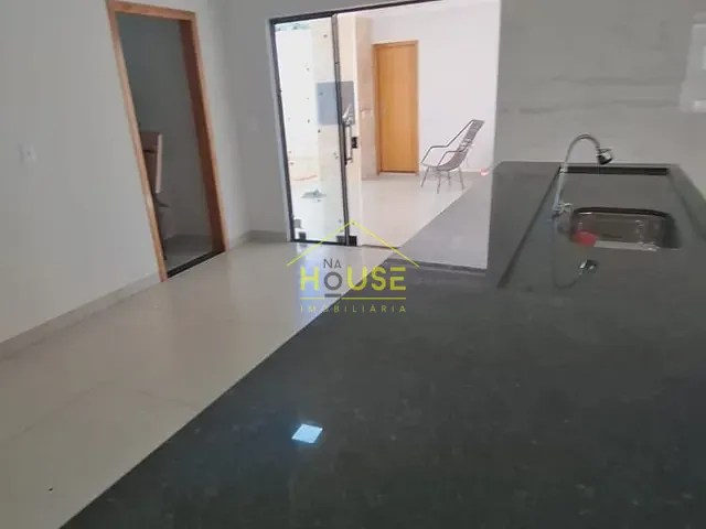 Casa com 231m² 3 quartos e 1 banheiro, à venda, no bairro JD DOS IPÊS em Valentim Gentil