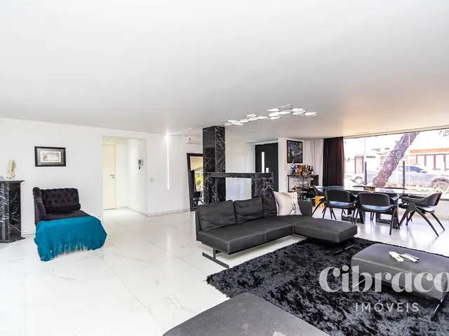 Casa 4 quartos e 2 banheiros, à venda, no bairro Jardim Social em Curitiba