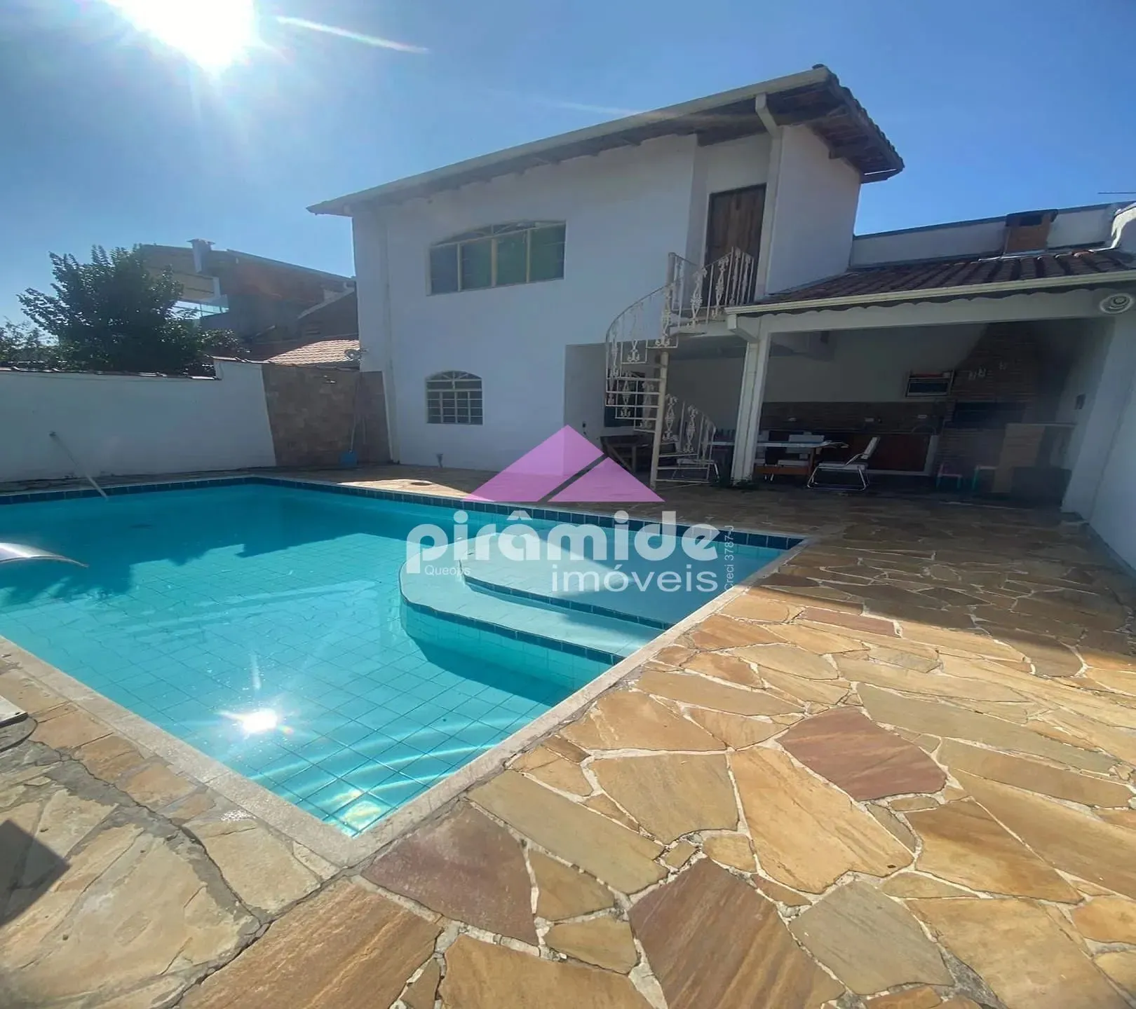 Casa, 5 quartos, 184 m² - Foto 1