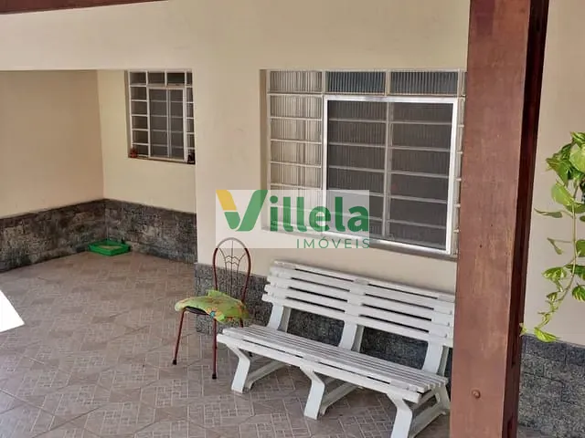 Casa com 600m² 4 quartos e 2 banheiros, à venda, no bairro Vila Gonçalves em Poá