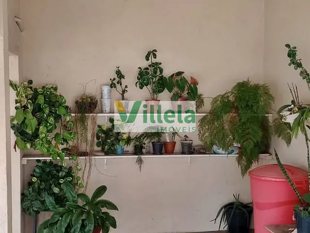 Casa com 600m² 4 quartos e 2 banheiros, à venda, no bairro Vila Gonçalves em Poá