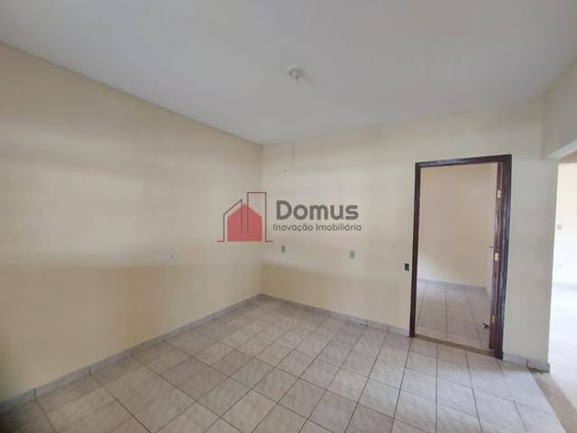 Casa com 250m², à venda, no bairro Conjunto Residencial Araretama em Pindamonhangaba