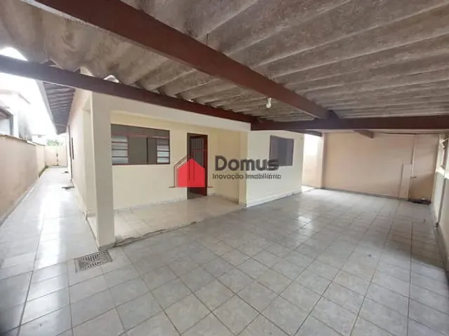 Casa com 250m², à venda, no bairro Conjunto Residencial Araretama em Pindamonhangaba