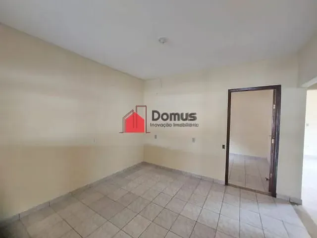 Casa com 250m², à venda, no bairro Conjunto Residencial Araretama em Pindamonhangaba