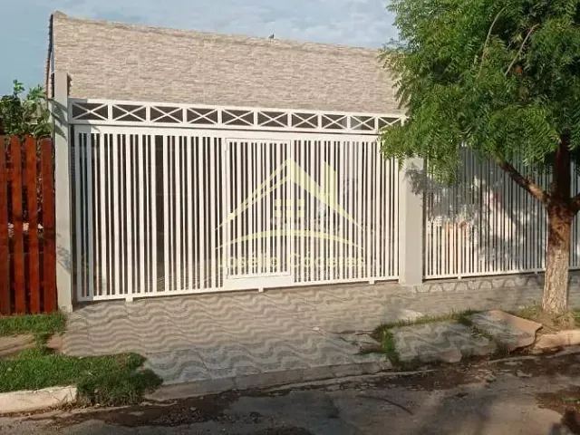 Casa 4 quartos e 3 banheiros, à venda, no bairro Distrito Industrial em Cuiabá