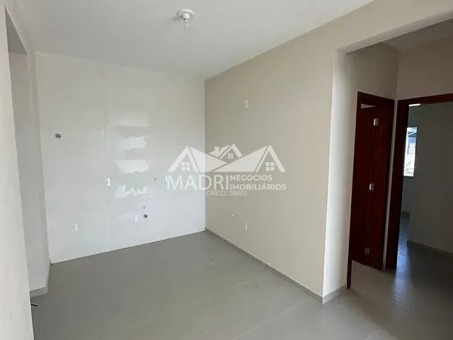 Casa 2 quartos e 2 banheiros, à venda, no bairro Forquilhas em São José