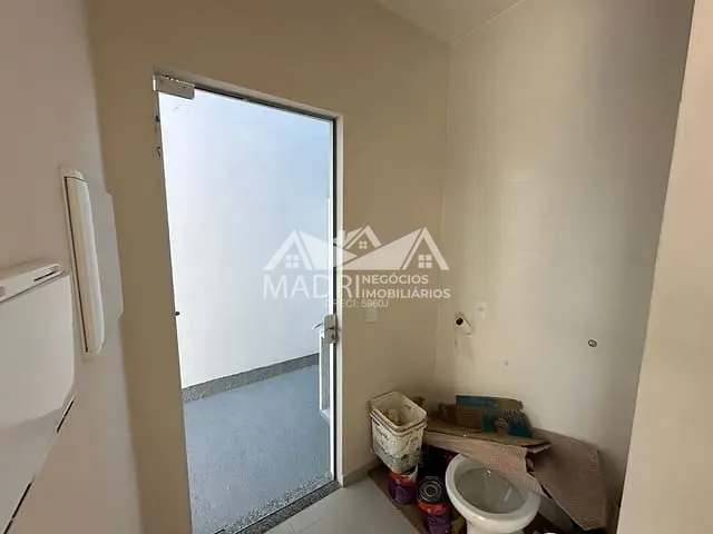 Casa 2 quartos e 2 banheiros, à venda, no bairro Forquilhas em São José