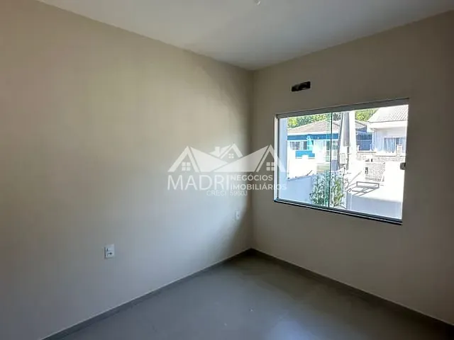 Casa 2 quartos e 2 banheiros, à venda, no bairro Forquilhas em São José