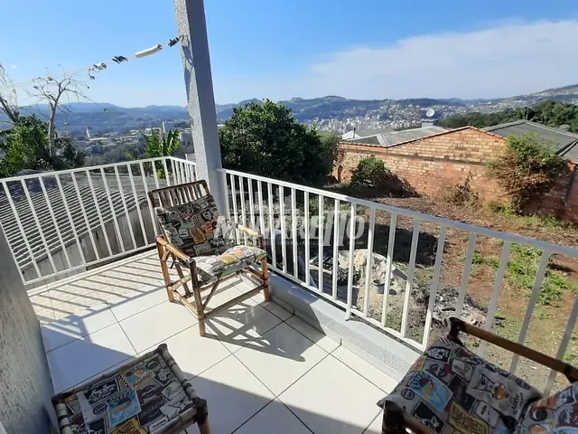 Casa com 144m² 4 quartos e 2 banheiros, à venda, no bairro Petrópolis em Concórdia