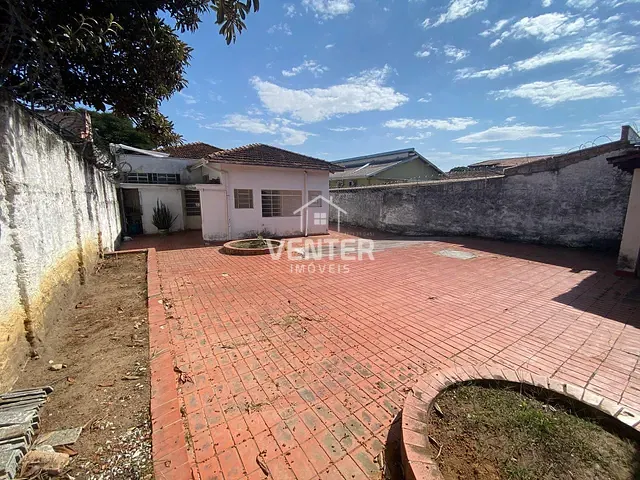 Casa à venda, no bairro Centro em Taubaté