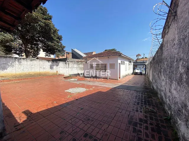 Casa à venda, no bairro Centro em Taubaté