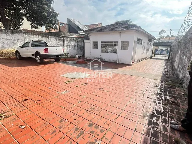 Casa à venda, no bairro Centro em Taubaté