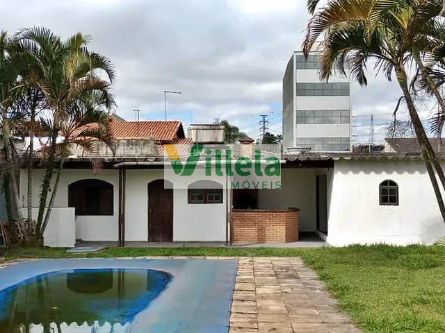 Casa com 765m² 3 quartos e 3 banheiros, à venda, no bairro Centro em Poá