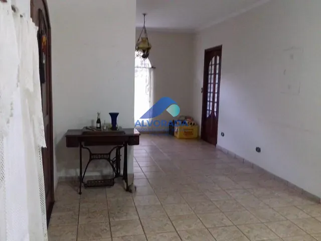 Casa com 1060m² 3 quartos e 2 banheiros, à venda, no bairro Jardim das Indústrias em São José dos Campos