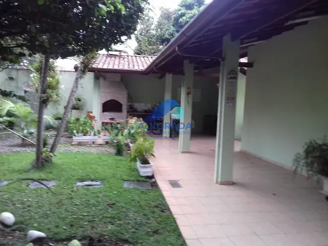 Casa com 1060m² 3 quartos e 2 banheiros, à venda, no bairro Jardim das Indústrias em São José dos Campos