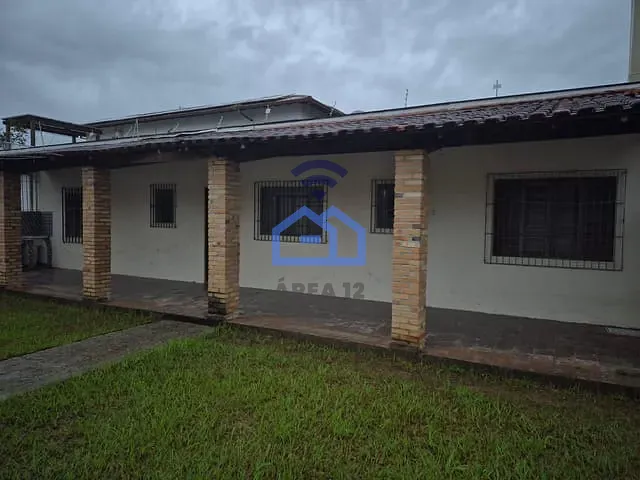 Casa com 409m² 4 quartos e 3 banheiros, para alugar, no bairro Indaiá em Caraguatatuba