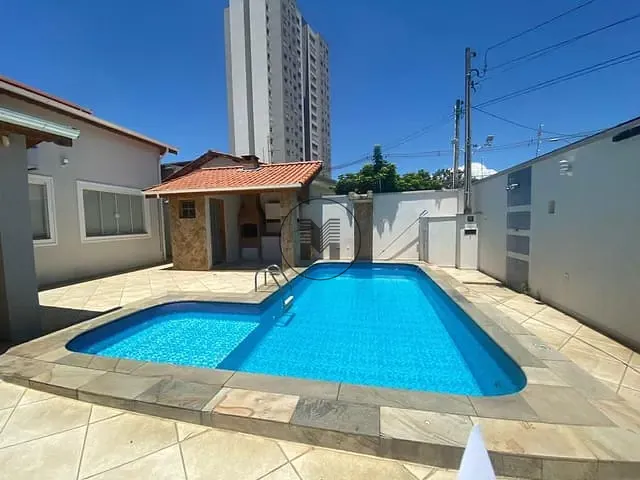 Casa 4 quartos e 5 banheiros, à venda, no bairro Vila Paraíba em Guaratinguetá