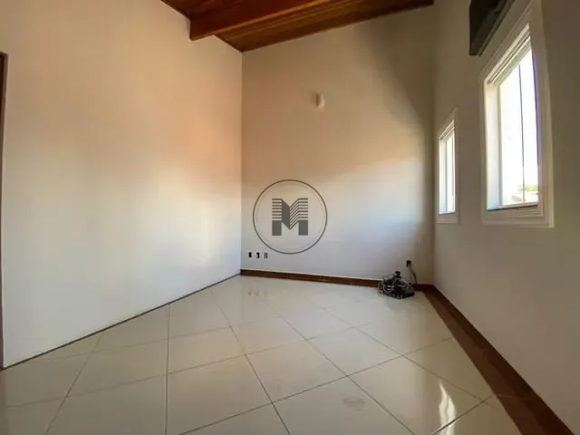 Casa 4 quartos e 5 banheiros, à venda, no bairro Vila Paraíba em Guaratinguetá