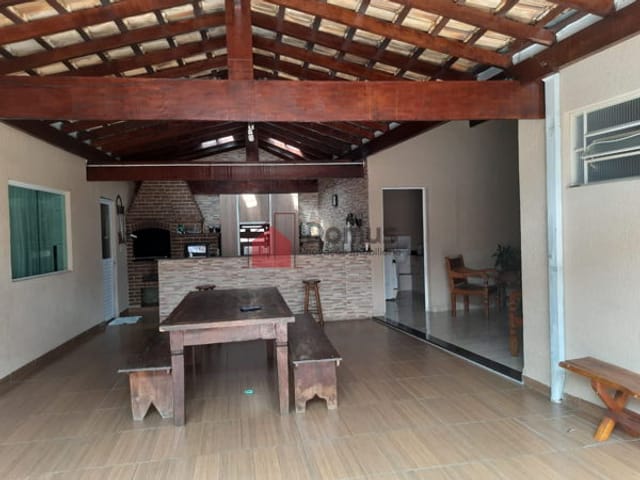 Casa com 435m², à venda, no bairro Jardim Santa Luzia em Pindamonhangaba