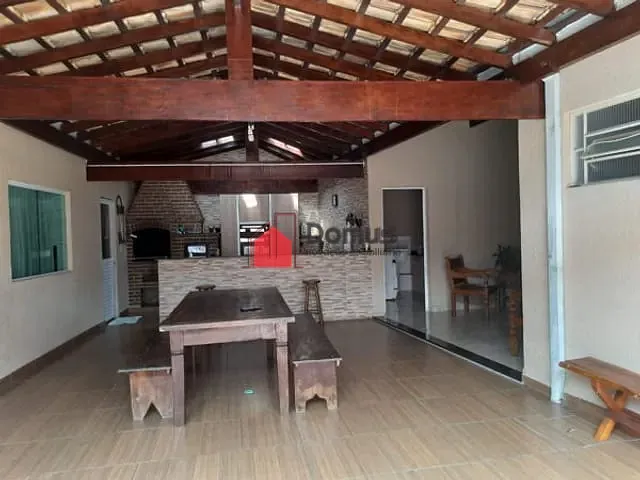 Casa com 435m², à venda, no bairro Jardim Santa Luzia em Pindamonhangaba