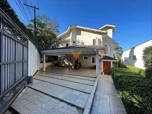 Casa 4 quartos e 5 banheiros, à venda, no bairro Granja Viana em Cotia