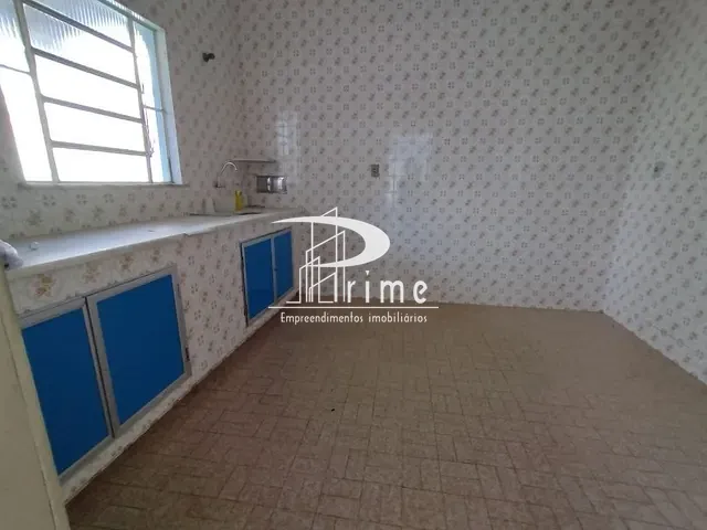 Casa com 300m² 3 quartos e 1 banheiro, à venda, no bairro Centro em São Gonçalo