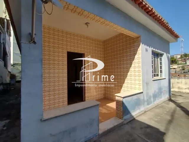 Casa com 300m² 3 quartos e 1 banheiro, à venda, no bairro Centro em São Gonçalo