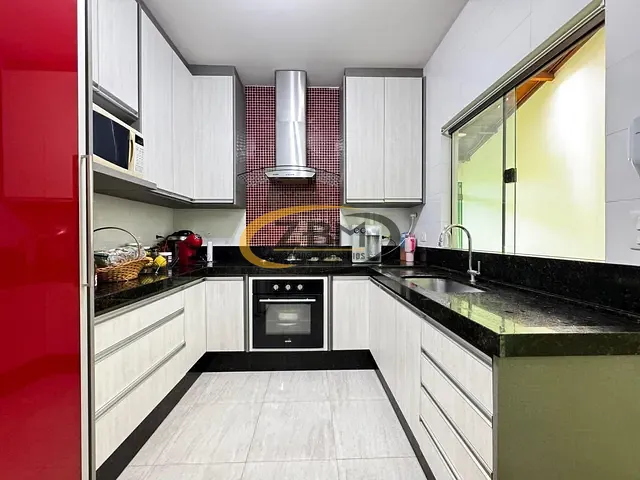 Casa com 316m² 3 quartos e 3 banheiros, à venda, no bairro Gávea em Londrina