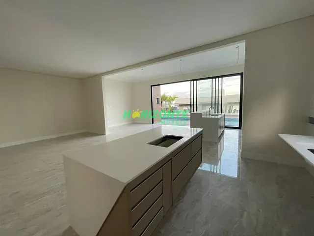 Casa com 750m² 4 quartos e 5 banheiros, à venda, no bairro Condomínio Reserva do Paratehy em São José dos Campos