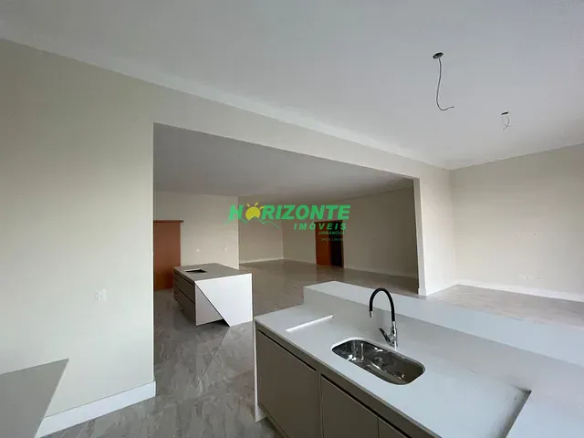 Casa com 750m² 4 quartos e 5 banheiros, à venda, no bairro Condomínio Reserva do Paratehy em São José dos Campos