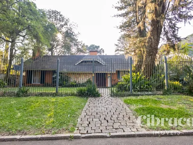 Casa com 1350m² 6 quartos e 9 banheiros, à venda, no bairro Bacacheri em Curitiba