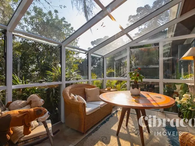 Casa com 1350m² 6 quartos e 9 banheiros, à venda, no bairro Bacacheri em Curitiba