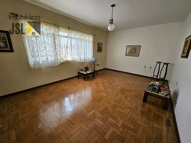Casa com 330m² 3 quartos e 2 banheiros, à venda, no bairro Jardim Santo Antônio em Caçapava