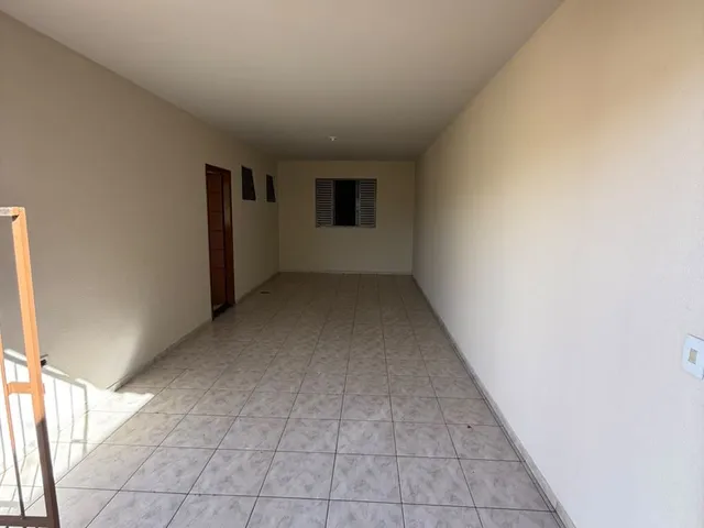 Casa 3 quartos e 2 banheiros, para alugar, no bairro Parque Residencial Ana Rosa em Cambé