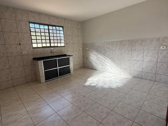 Casa 3 quartos e 2 banheiros, para alugar, no bairro Parque Residencial Ana Rosa em Cambé